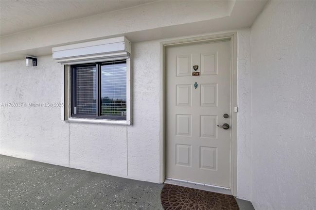 APT-908 - 2334 S Cypress Bend Dr, Condo with 3 bedrooms, 2 bathrooms and null parking in Pompano Beach FL | Image 25