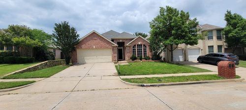 301 Crepe Myrtle Dr, Euless, TX, 76039-4132 | Card Image