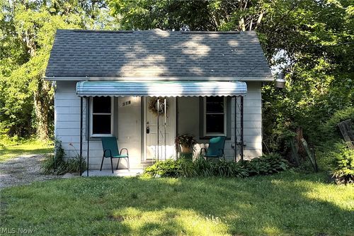 318 Joseph Avenue, Barberton, OH, 44203 | Card Image