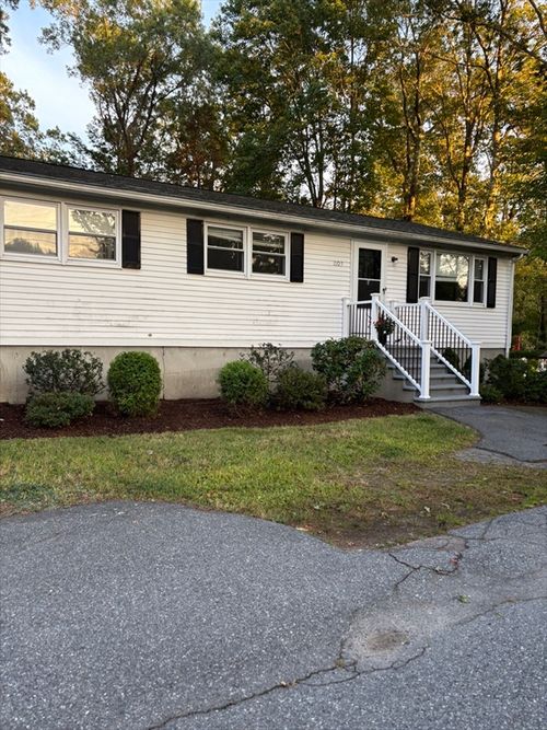 1109-1109 S Main St, Bellingham, MA, 02019-1647 | Card Image