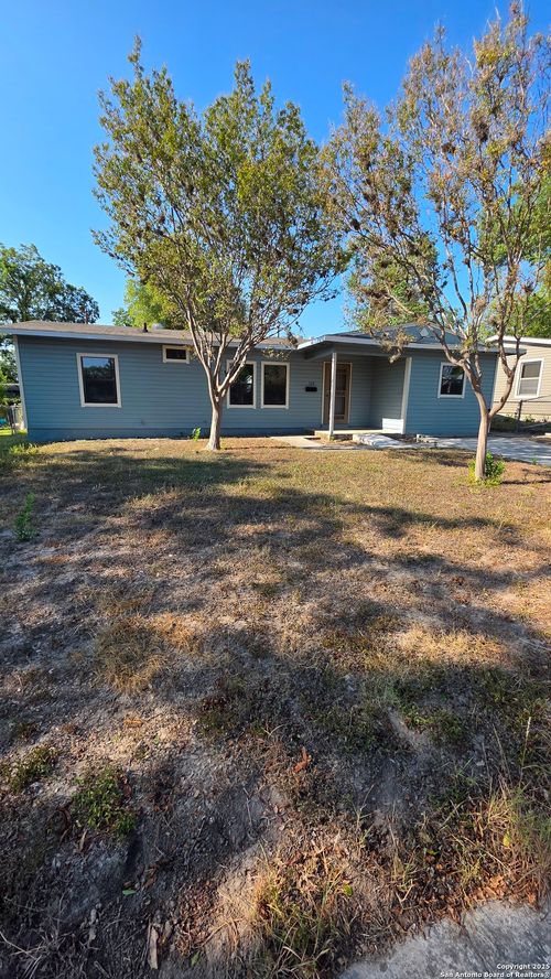 138 Lively Dr, San Antonio, TX, 78213-3055 | Card Image