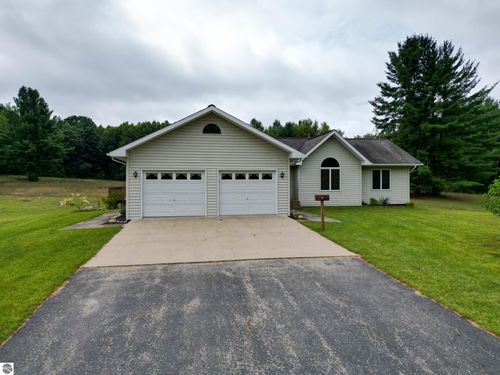 10859 W Blanchard Road, Blanchard, MI, 49310 | Card Image