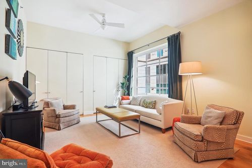 250-675 E St Nw, WASHINGTON, DC, 20004-2249 | Card Image