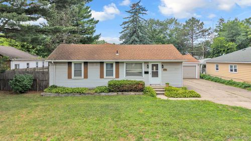 5693 Colonial St, Dearborn Heights, MI, 48127-3101 | Card Image
