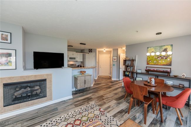 APT-225 - 23004 Chandlers Ln, Condo with 2 bedrooms, 2 bathrooms and null parking in Olmsted Falls OH | Image 5