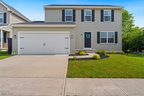3523 Magnolia Dr, Lorain, OH, 44053-1598 | Card Image