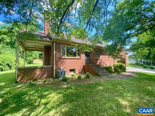 912 Saint Charles Ave, Charlottesville, VA, 22901-4036 | Card Image