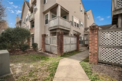 12846 Daybreak Cir, Newport News, VA, 23602-9511 | Card Image