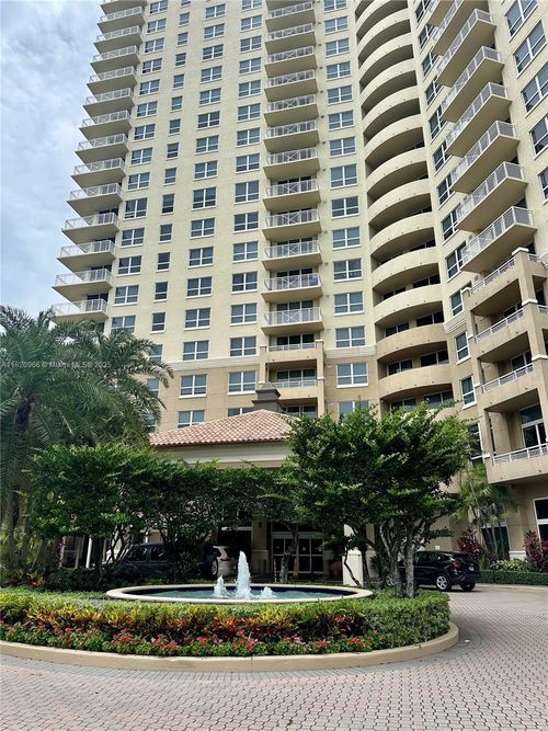 apt-914-19501 W Country Club Dr, Aventura, FL, 33180-2475 | Card Image