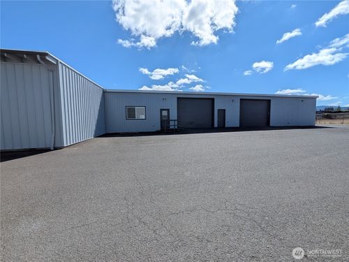 337 W Pine St, Sequim, WA, 98382-3782 | Card Image