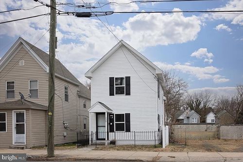 728 Race St, CAMBRIDGE, MD, 21613-2352 | Card Image