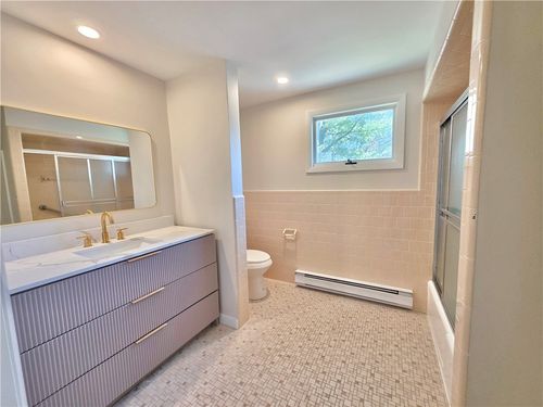 8 Wolf Hill Rd, Smithfield, RI, 02917-3208 | Card Image