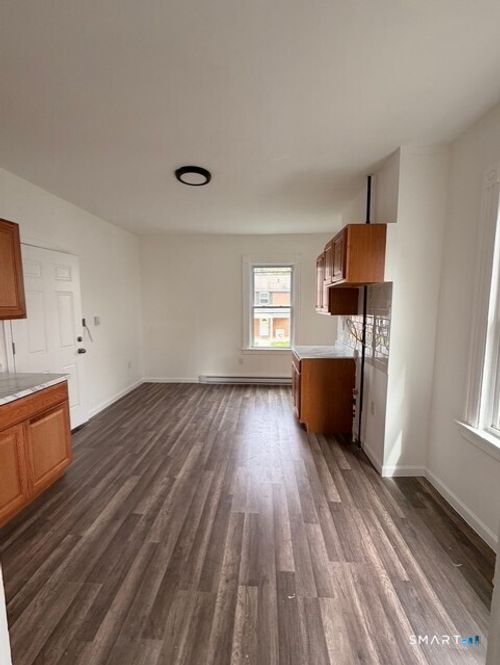 2-47-49 Putnam St, Hartford, CT, 06106-5312 | Card Image