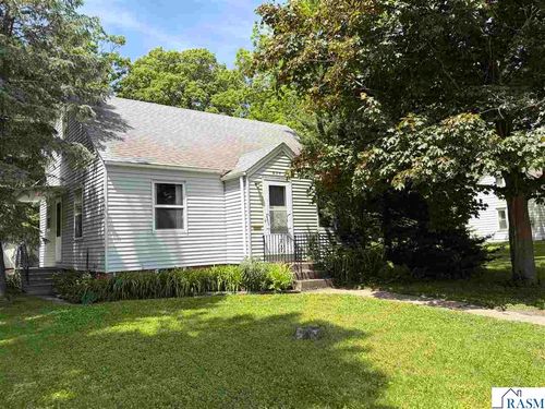 608 8th St Se, Waseca, MN, 56093-3931 | Card Image