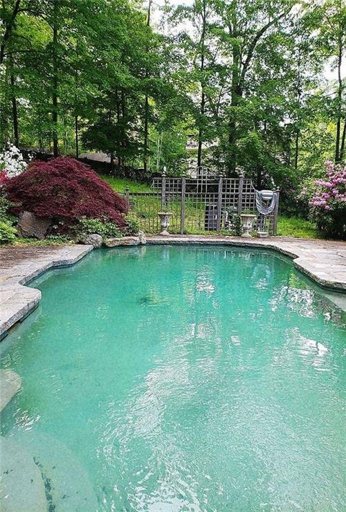 194 Westchester Ave, Pound Ridge, NY, 10576-1703 | Card Image
