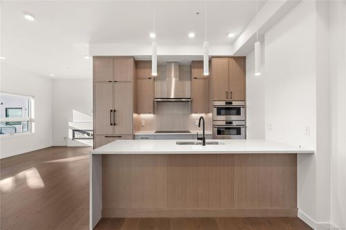 503-1102 Esquimalt Rd, Esquimalt, BC, V9A0L3 | Card Image