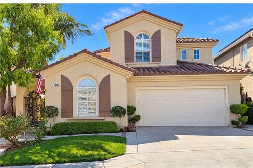 982 Spyglass, Placentia, CA, 92870 | Card Image