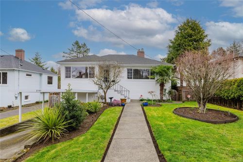 3143 Fifth St, Victoria, BC, V8X1E8 | Card Image