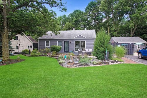 3778 N Cliff Rd, Port Clinton, OH, 43452-9137 | Card Image