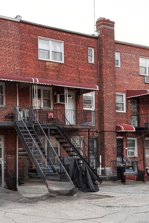 673 E 57th Street, New York, NY, 11234 | Card Image