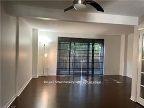 38-201 Silvercreek Pky N, Guelph, ON, N1H3T4 | Card Image