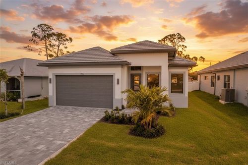 795 108th Ave N, NAPLES, FL, 34108-1871 | Card Image