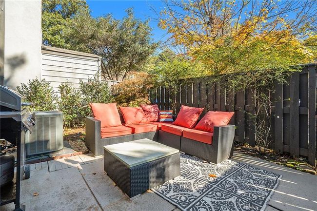 802 Cedar Chase Cir Ne, Townhouse with 2 bedrooms, 3 bathrooms and 2 parking in Atlanta GA | Image 25