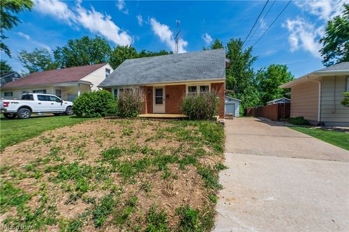 1703 41st St Nw, Canton, OH, 44709-1757 | Card Image