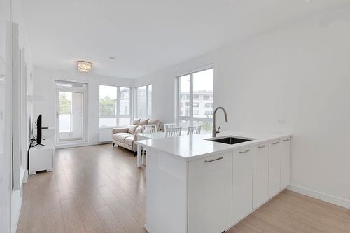 308-711 W 14th St, North Vancouver, BC, V7M3E8 | Card Image