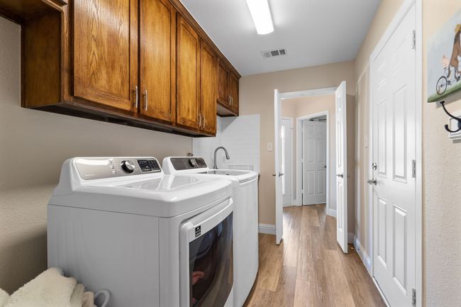 4574 Masch Branch Rd, Home with 3 bedrooms, 3 bathrooms and null parking in Krum TX | Image 25