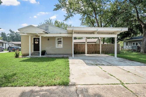30 Cedar Dr, Pacific, MO, 63069-6503 | Card Image