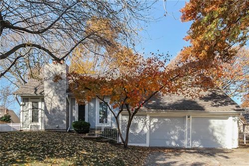 6908 Parkhill Ct, Shawnee, KS, 66216-2661 | Card Image
