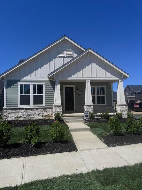 5450 Maple Dr, Lewis Center, OH, 43035-3532 | Card Image