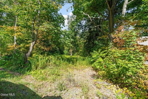 1127 Meadowdale Rd, Altamont, NY, 12009-4616 | Card Image