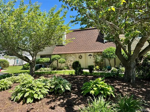 71-71 Pointe Cir S, Coram, NY, 11727-1529 | Card Image