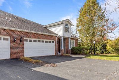 4101 Senate Ct, Condo with 3 bedrooms, 2 bathrooms and 2 parking in Adams Twp PA | Image 3