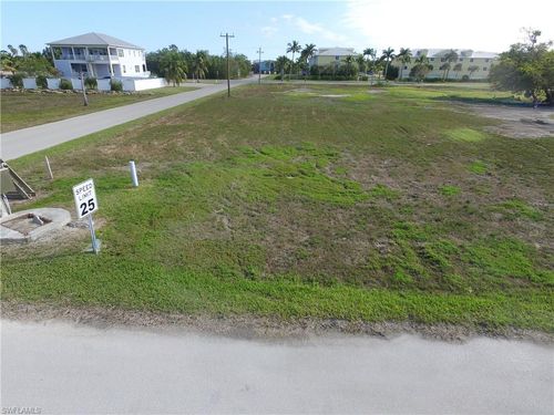 301 Storter Ave S, EVERGLADES CITY, FL, 34139 | Card Image