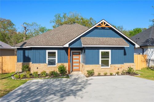 1614 Robeson St, Bryan, TX, 77803-1258 | Card Image