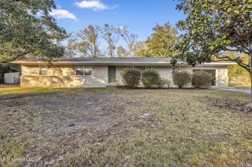 13600 Money Farm Rd, Ocean Springs, MS, 39564-9395 | Card Image