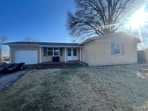 12 Hillcrest Dr, Hannibal, MO, 63401-3624 | Card Image