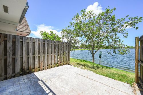 8-4122 Sw 61st Ave, Davie, FL, 33314-3550 | Card Image