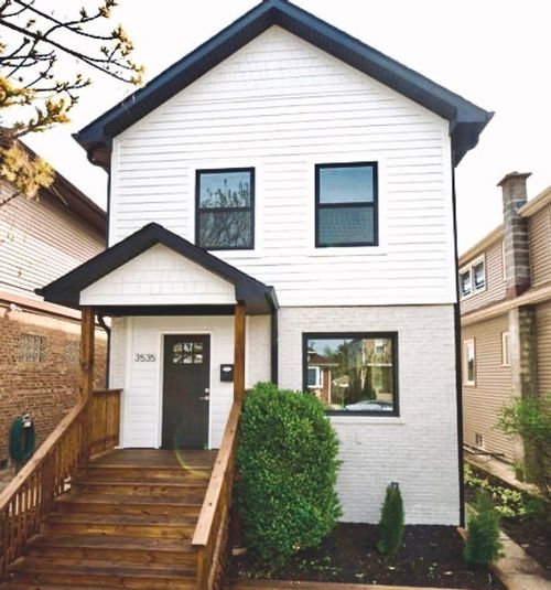 3535 N Osceola Ave, Chicago, IL, 60634-3324 | Card Image