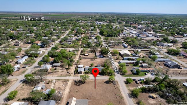 808 Austin St, Home with 0 bedrooms, 0 bathrooms and null parking in Sabinal TX | Image 9