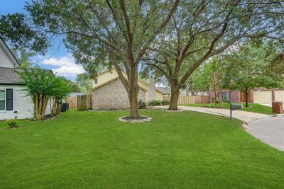 10607 Mills Flat Street, House other with 4 bedrooms, 3 bathrooms and null parking in Houston TX | Image 2