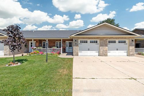 26 Devon Dr, Exeter, ON, N0M1S3 | Card Image