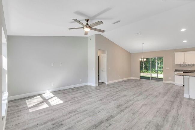 13460 Sw 107 Th St, House other with 3 bedrooms, 2 bathrooms and null parking in DUNNELLON FL | Image 8