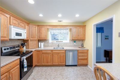 371 - 371 Quarry Pond Court, Condo with 3 bedrooms, 2 bathrooms and null parking in Moriches NY | Image 3