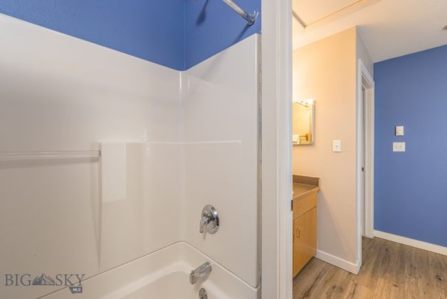 3rd ensuite bath | Image 23