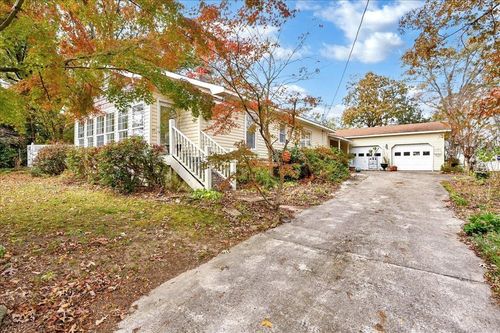 407 11th St Se, Cullman, AL, 35055-4945 | Card Image