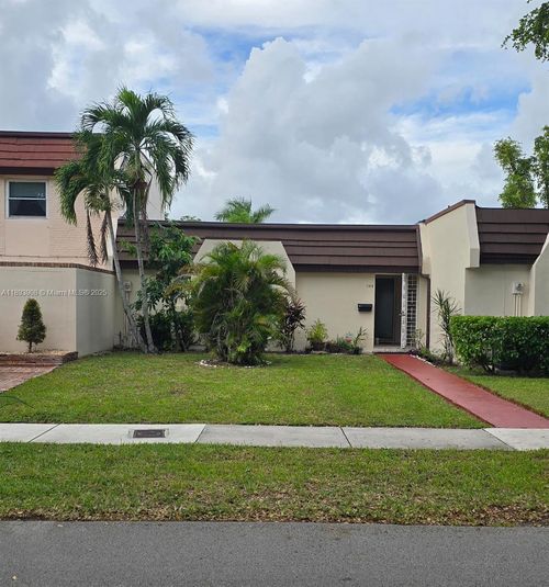 7318-7318 Twin Sabal Dr, Miami Lakes, FL, 33014-2527 | Card Image